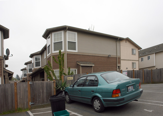 10543 Midvale Ave in Seattle, WA - Foto de edificio - Building Photo