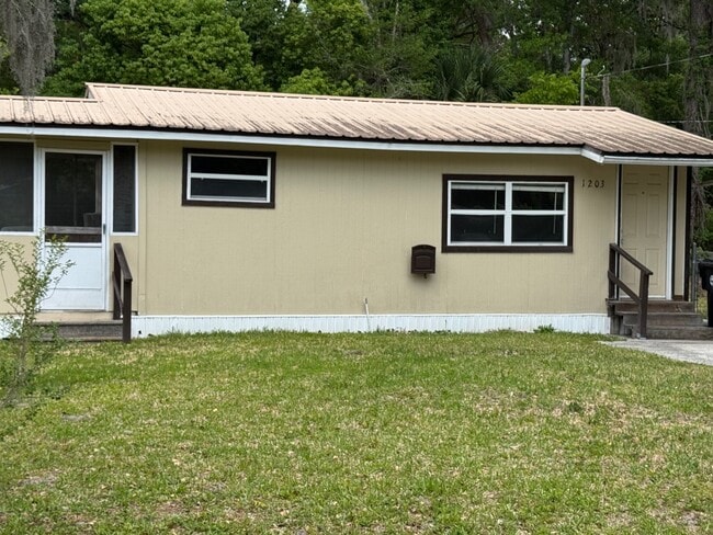 property at 1203 Larry St