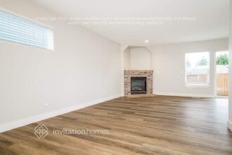 19420 12th Ave Ct E in Spanaway, WA - Foto de edificio - Building Photo