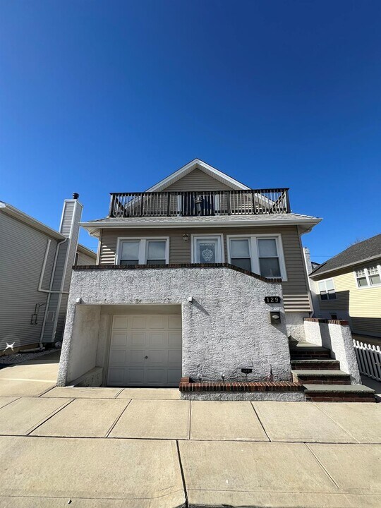 129 Coolidge Ave in Long Beach, NY - Building Photo