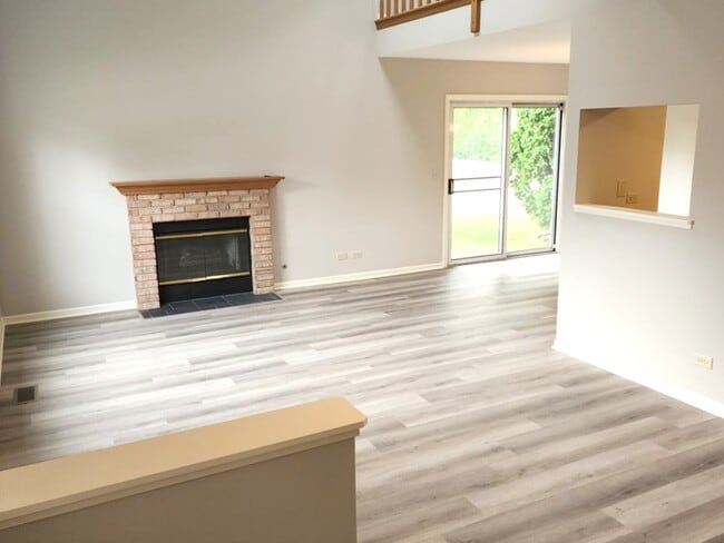 252 Kensington Ct in Gurnee, IL - Building Photo - Building Photo