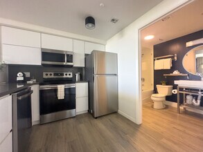 2889 McFarlane Rd in Miami, FL - Building Photo - Building Photo