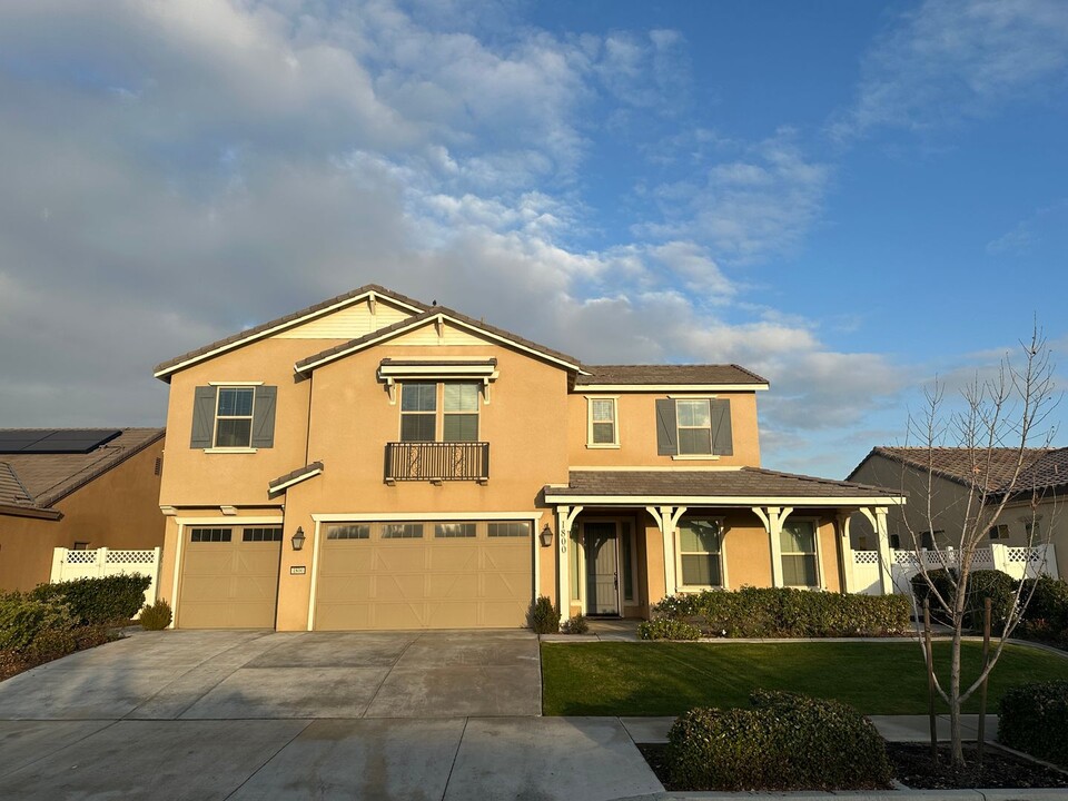 1800 Hazelwick Dr in Bakersfield, CA - Building Photo