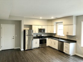 40 Jones St in Providence, RI - Building Photo