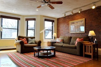 9 South St-Unit -Apt 3 in Boston, MA - Building Photo - Building Photo
