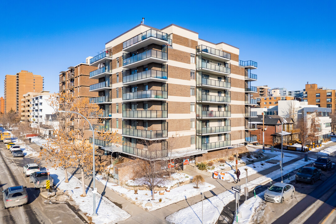 1208 14th Ave SW in Calgary, AB - Building Photo