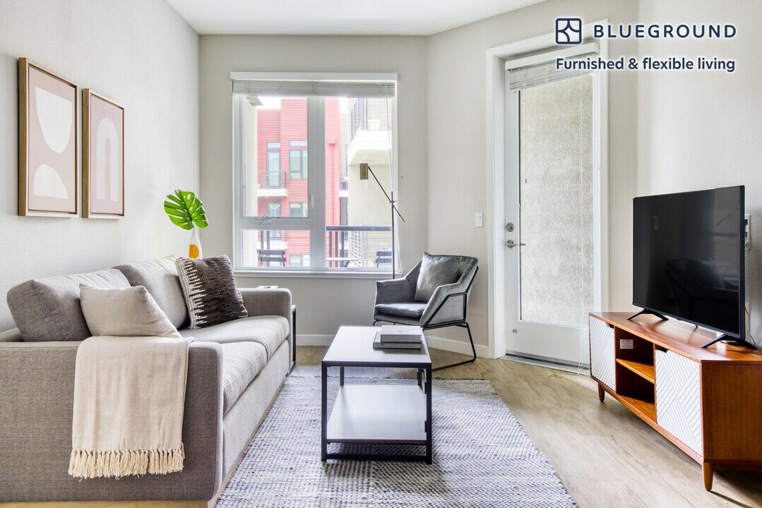 6301 Shellmound St-Unit -FL6-ID552 in Emeryville, CA - Building Photo