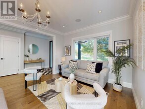 116 Pinegrove Ave in Toronto, ON - Building Photo - Building Photo