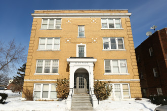 Guinan Building in Dearborn, MI - Foto de edificio - Building Photo