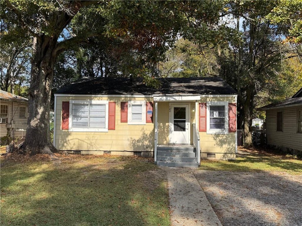 102 9th Ave in Chickasaw, AL - Building Photo