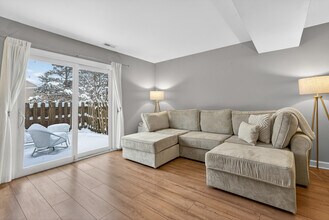 1391 Sherwood Ct in Gurnee, IL - Foto de edificio - Building Photo