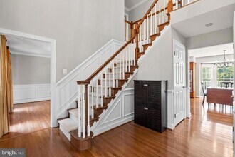 4556 Minuteman Dr in Rockville, MD - Foto de edificio - Building Photo