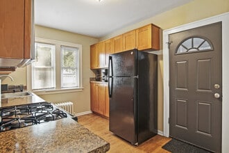 1335 N Jackson St in Waukegan, IL - Building Photo - Building Photo