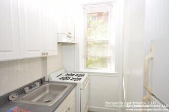 1318 Commonwealth Ave, Unit 7 in Boston, MA - Building Photo - Building Photo