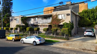 200 N Mariposa Ave in Los Angeles, CA - Building Photo - Primary Photo