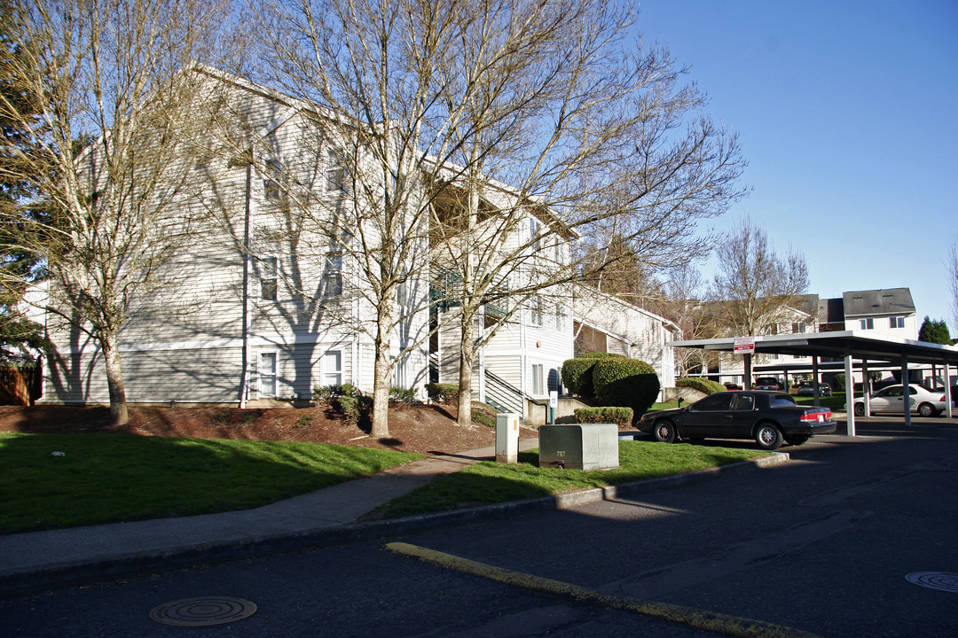 Steeple Chase Apartments in Vancouver, WA - Building Photo