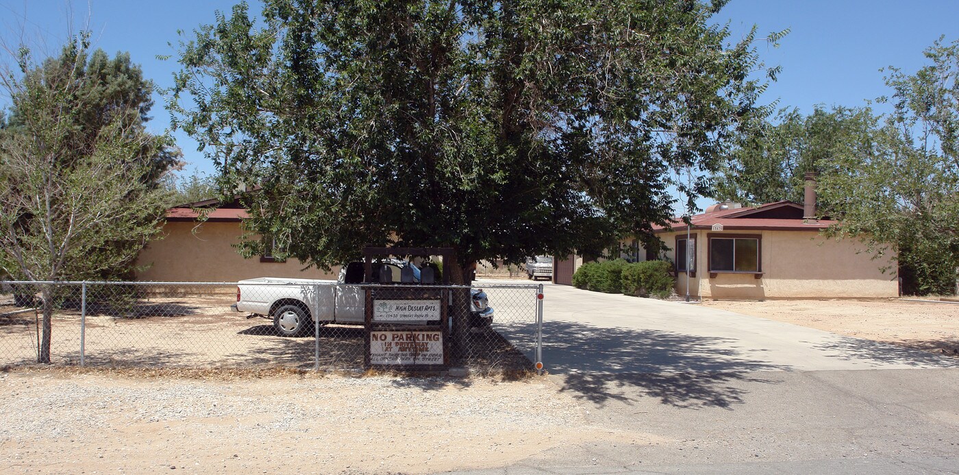 15430 Straight Arrow Rd in Apple Valley, CA - Building Photo