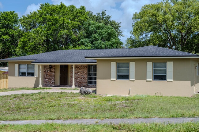 2078 Keyes Ln in Deltona, FL - Building Photo - Building Photo