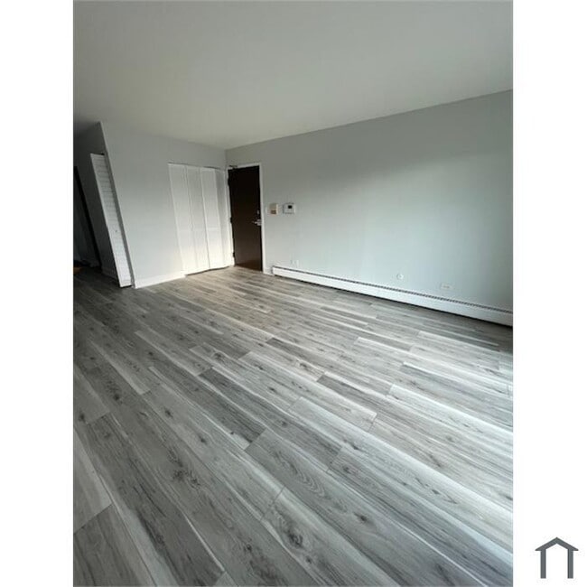 267 Shorewood Dr in Glendale Heights, IL - Building Photo - Building Photo