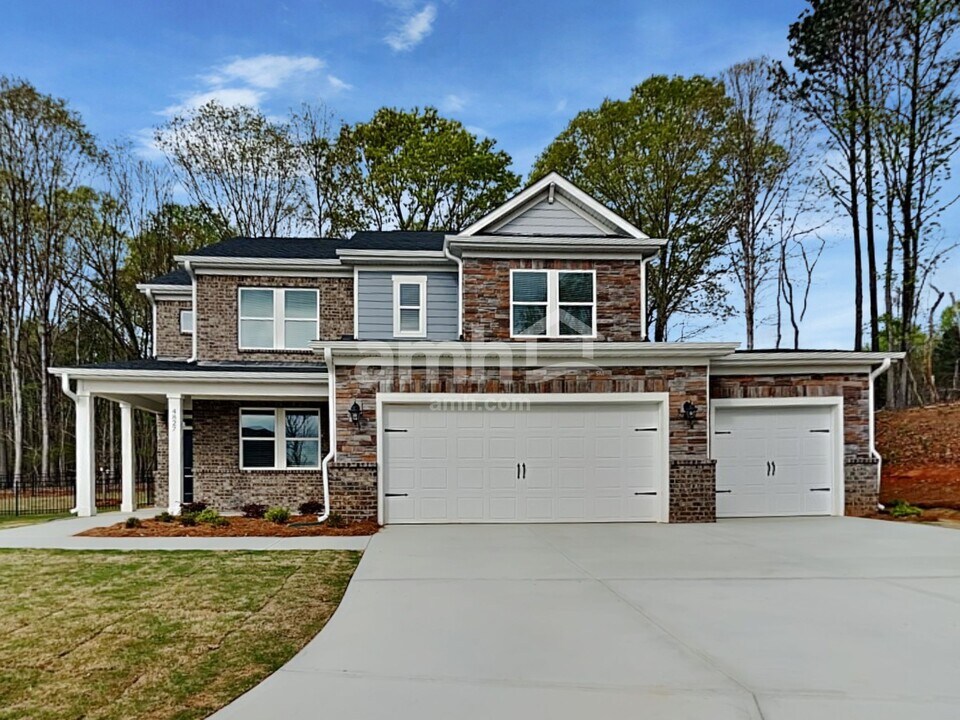 4827 Pebble Bridge Wy in Auburn, GA - Building Photo