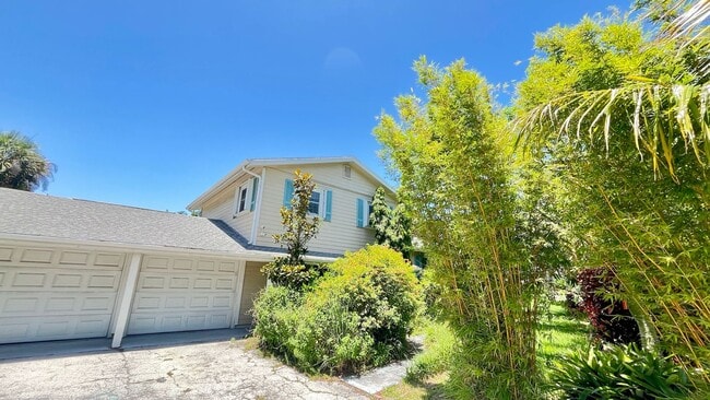 property at 2025 S Ocean Dr