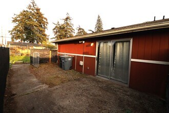 4428 111th St SW, Unit Unit 1 in Lakewood, WA - Foto de edificio - Building Photo