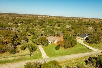 455 Rose Blossom Loop in La Vernia, TX - Building Photo - Building Photo