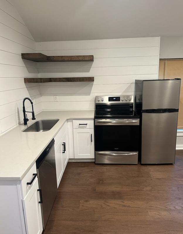 property at 830 N Maple St