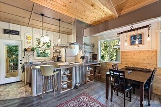 1182 Hughes Ave in Blaine, WA - Building Photo - Building Photo