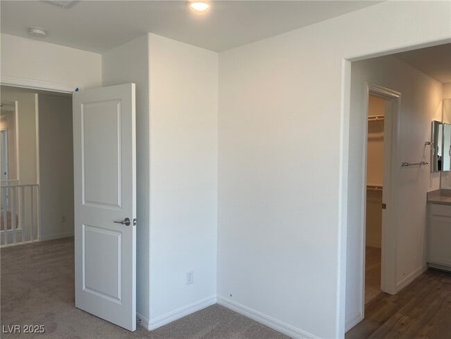 property at 5749 Avondale Rise Wy