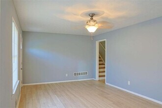 130 Mimosa Dr in Fayetteville, GA - Building Photo - Building Photo
