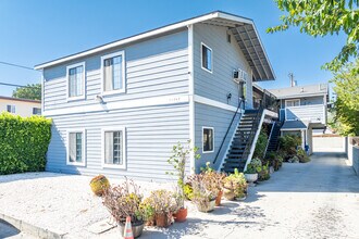 11347 Califa St in North Hollywood, CA - Foto de edificio - Building Photo
