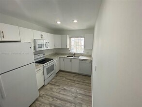 7785 SW 86th St in Miami, FL - Foto de edificio - Building Photo
