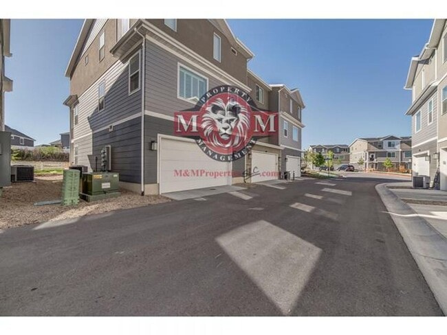 11006 Harvest Pointe Dr in South Jordan, UT - Building Photo - Building Photo