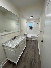 Flint 301 S Kenmore LLC in Los Angeles, CA - Building Photo - Interior Photo