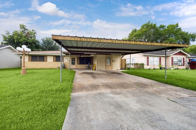 5618 Sweetbriar St in Houston, TX - Foto de edificio - Building Photo