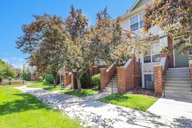property at 1438 S Dayton Cir