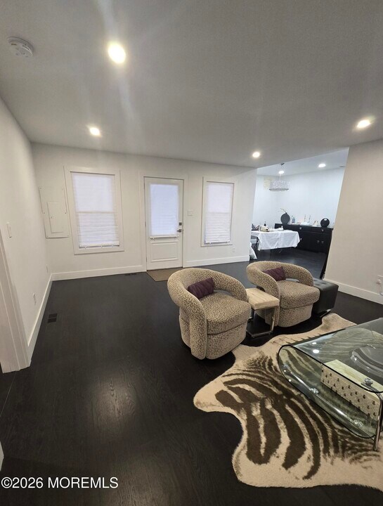 486 W Lincoln Ave in Ocean Township, NJ - Building Photo