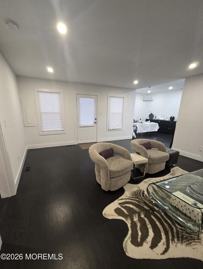 property at 486 W Lincoln Ave