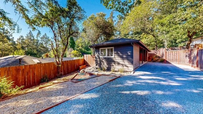 4773 Montecito Ave in Santa Rosa, CA - Building Photo - Building Photo