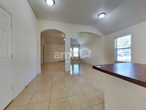 1811 Adella Dr in Houston, TX - Building Photo - Building Photo