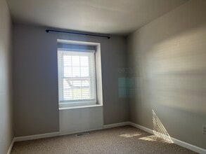 19 Burnsway Ct in Nottingham, MD - Building Photo - Building Photo