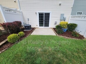 1204 Glory Vine Rd in Whitsett, NC - Building Photo - Building Photo