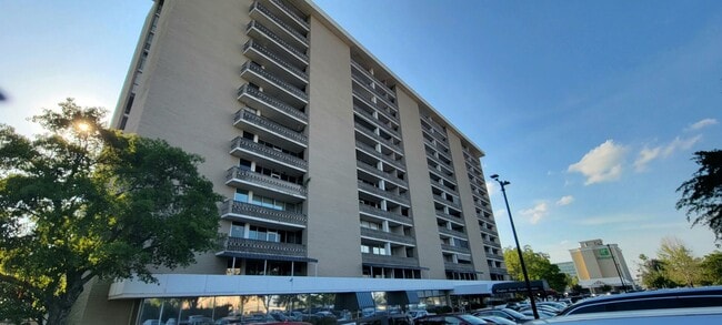 700 E 9th St in Little Rock, AR - Foto de edificio - Building Photo