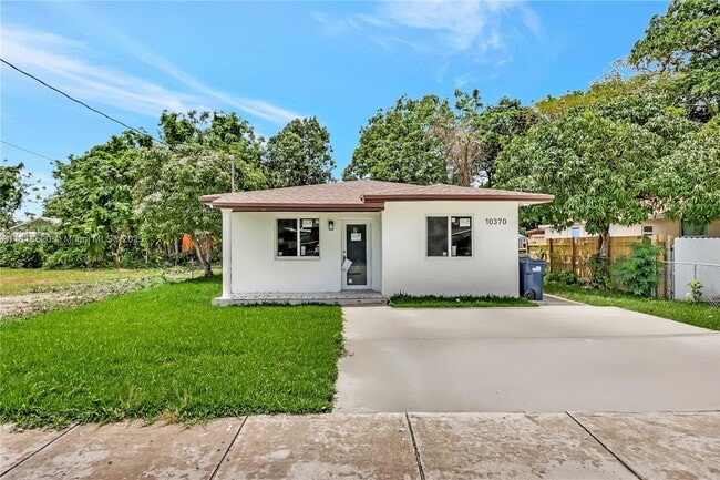10370 SW 174th Terrace in Miami, FL - Building Photo - Building Photo