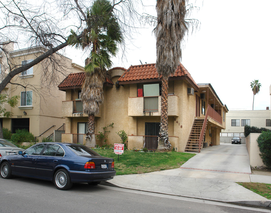 5418 Hermitage Ave in Valley Village, CA - Building Photo