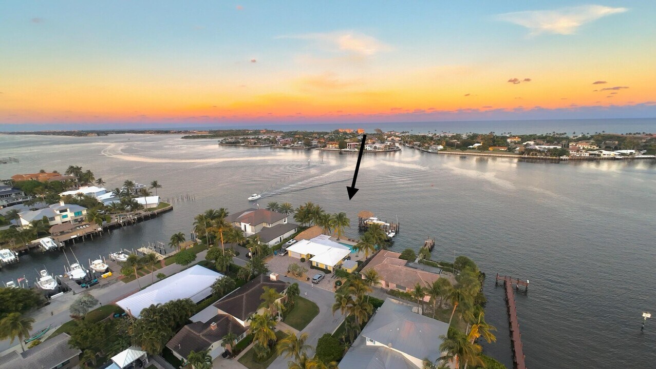 844 East Dr in Boynton Beach, FL - Building Photo