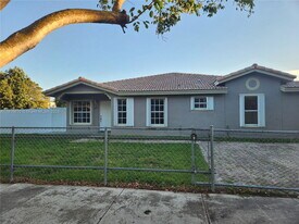 13822 SW 256th St in Homestead, FL - Building Photo