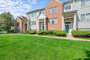 2122 Concord Dr in McHenry, IL - Building Photo