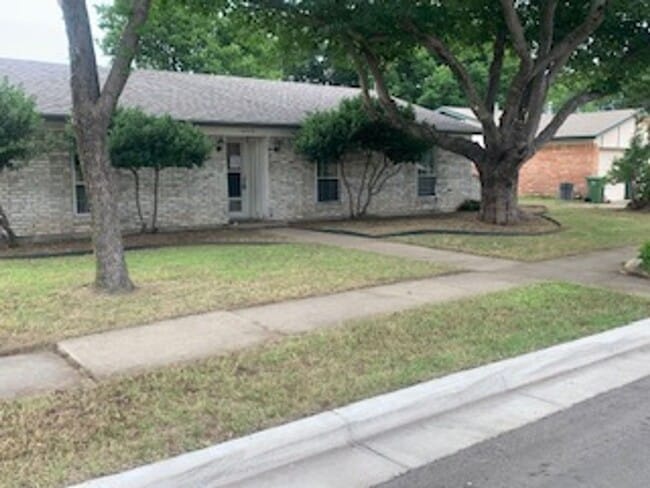 5520 Finian Ln in North Richland Hills, TX - Building Photo - Building Photo